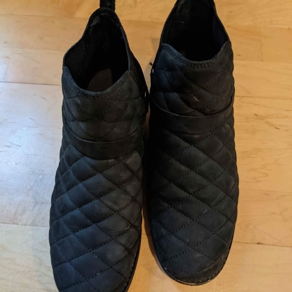 Teva Quilted Black Booties